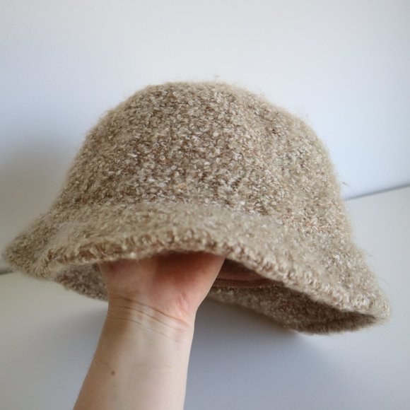 GAP Fuzzy Boucle Bucket Hat - Picture 7 of 7